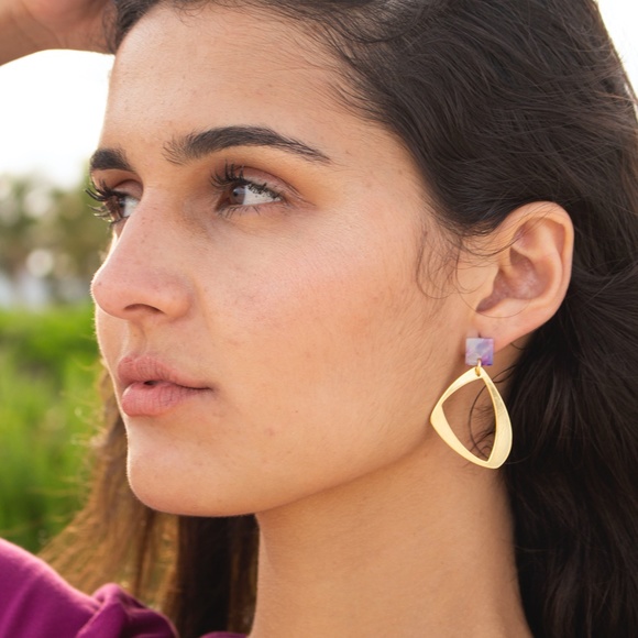 Triangle Drop - Picture 2 of 6